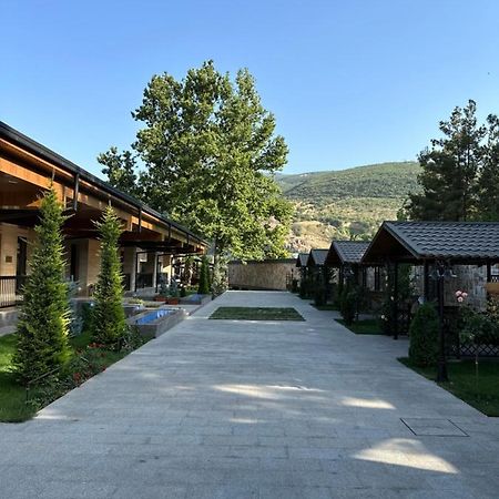 Le Chalet Mont And Restaurant Chorwoq Bagian luar foto